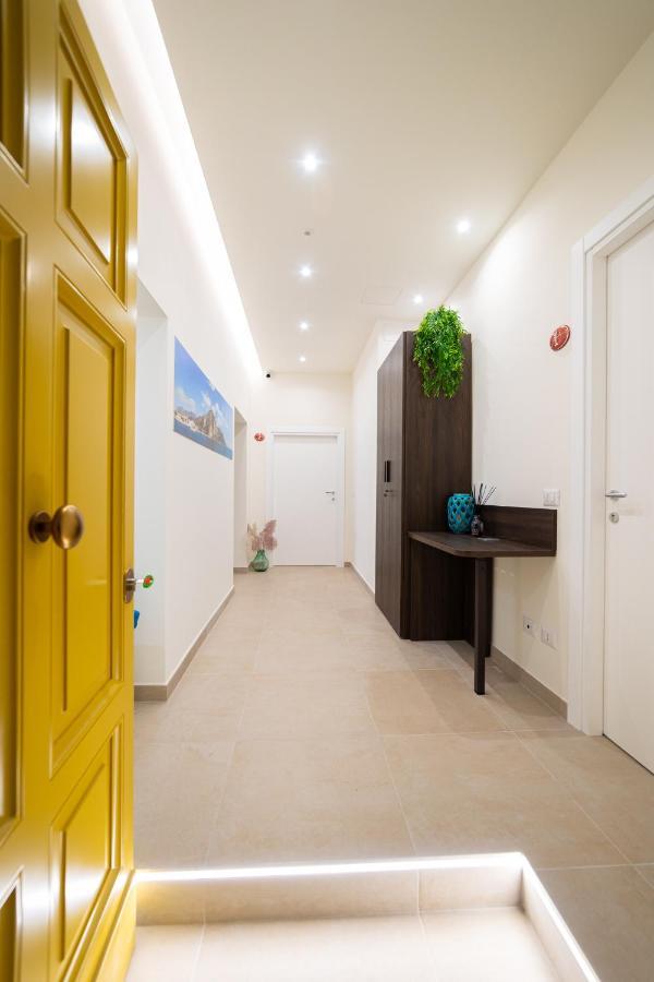 Numisia Guest House Терачина Екстериор снимка
