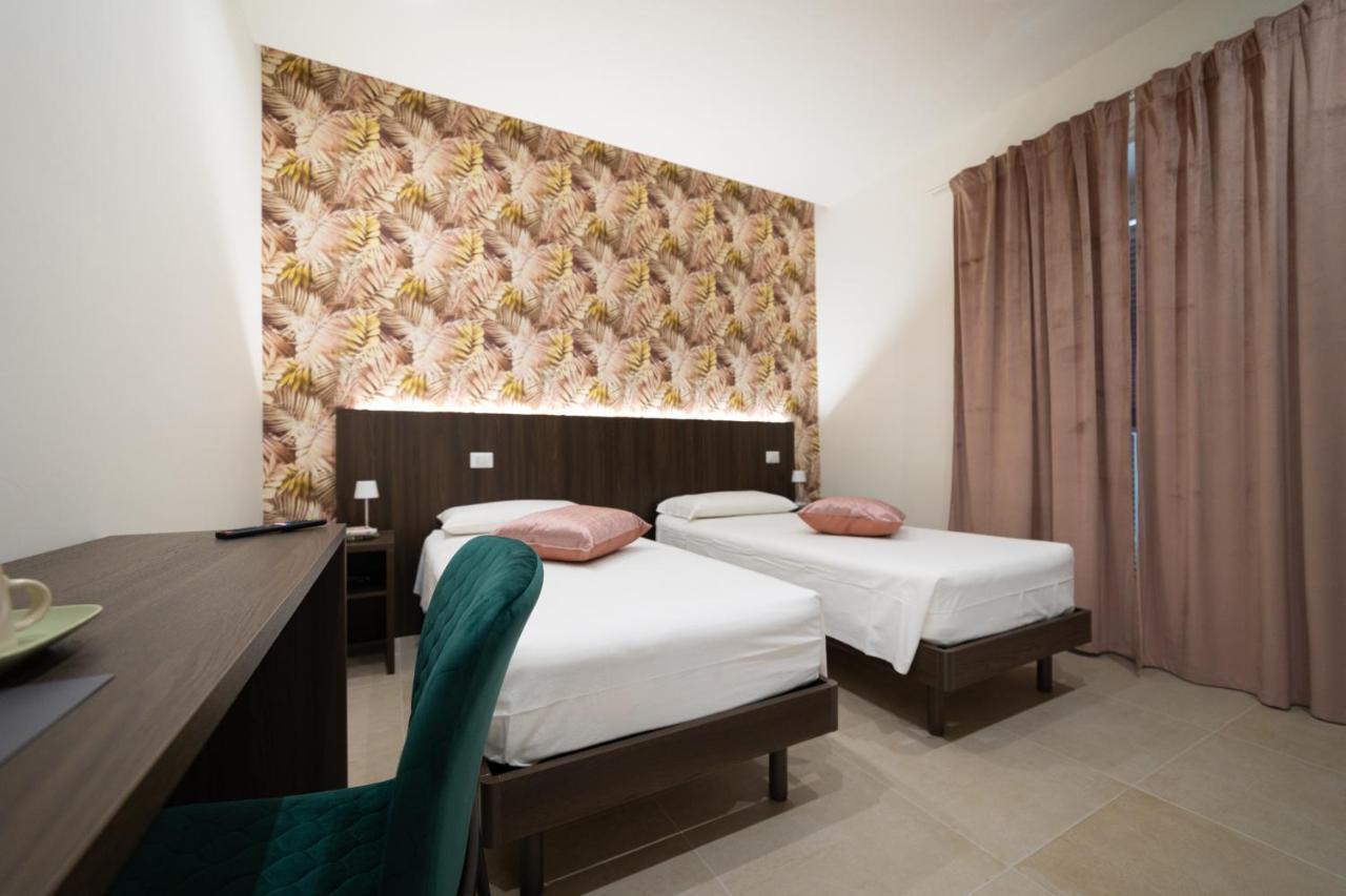 Numisia Guest House Терачина Екстериор снимка