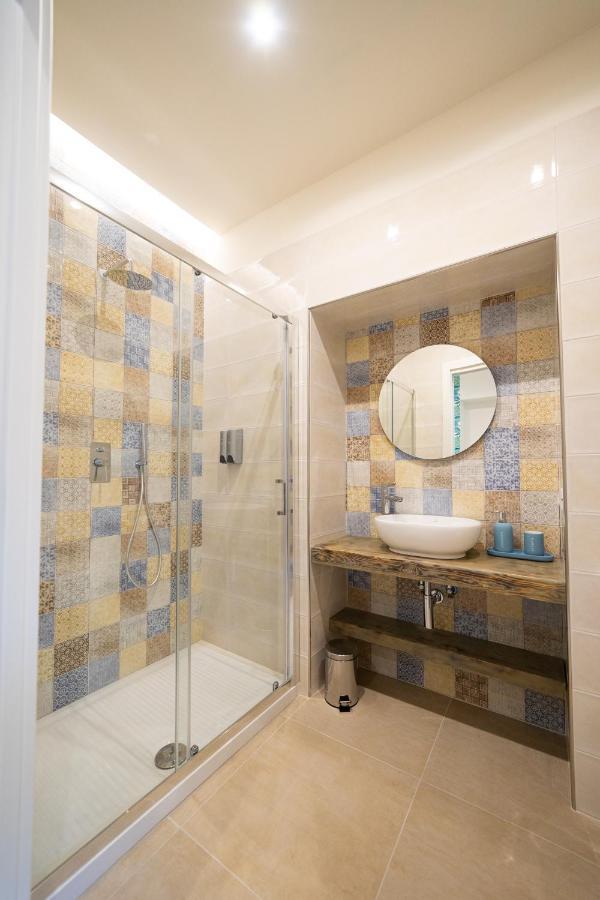 Numisia Guest House Терачина Екстериор снимка