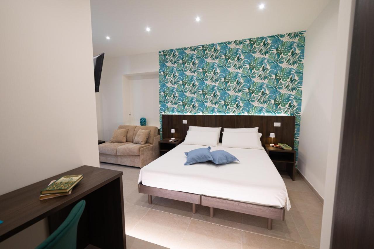 Numisia Guest House Терачина Екстериор снимка