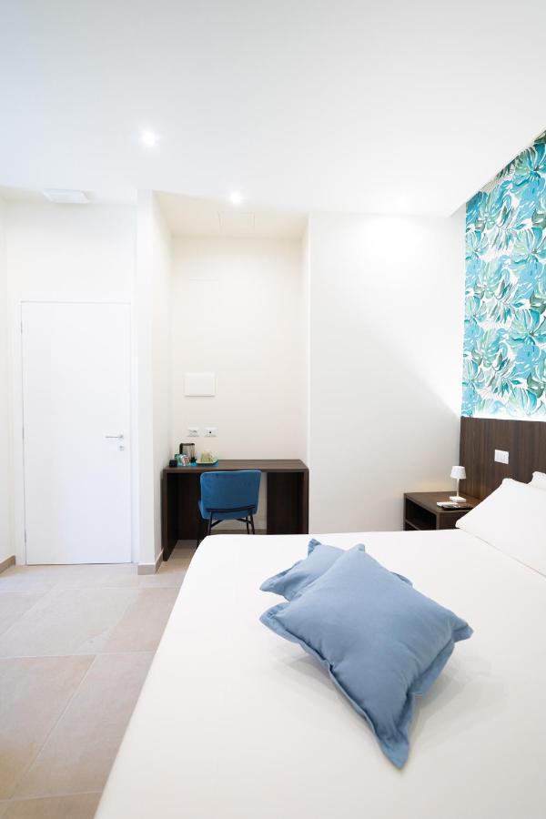Numisia Guest House Терачина Екстериор снимка