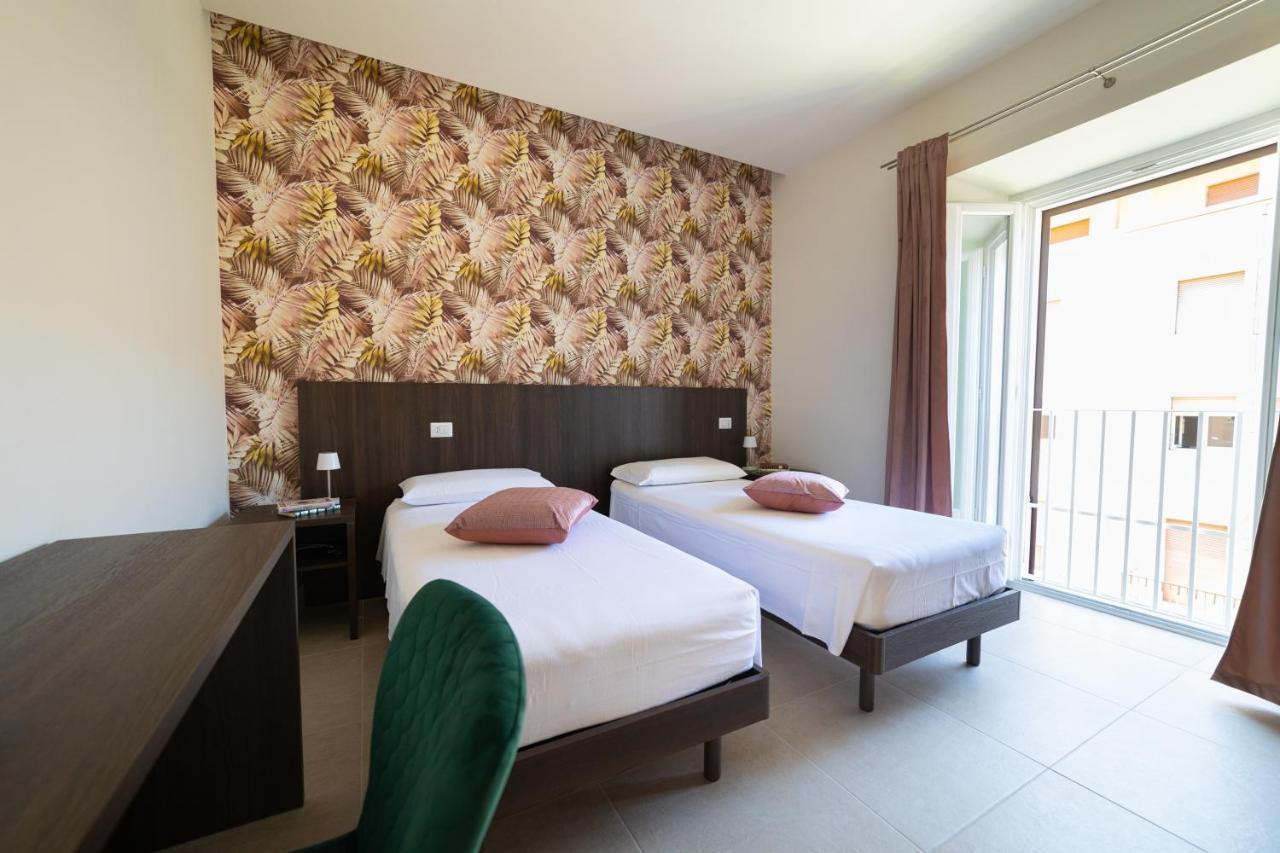 Numisia Guest House Терачина Екстериор снимка