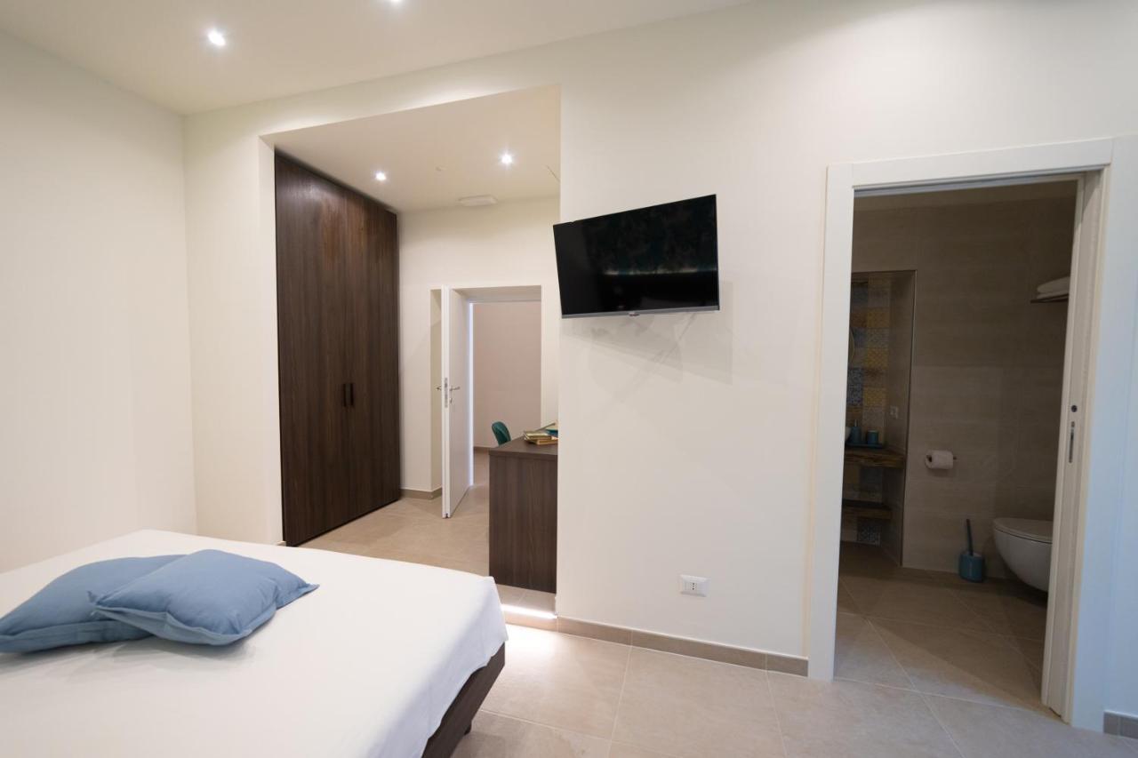 Numisia Guest House Терачина Екстериор снимка