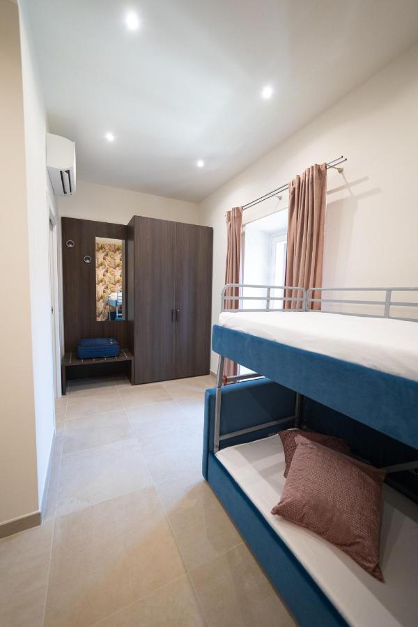 Numisia Guest House Терачина Екстериор снимка