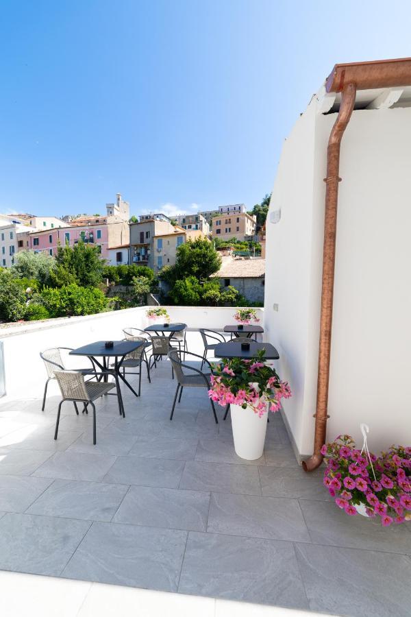 Numisia Guest House Терачина Екстериор снимка